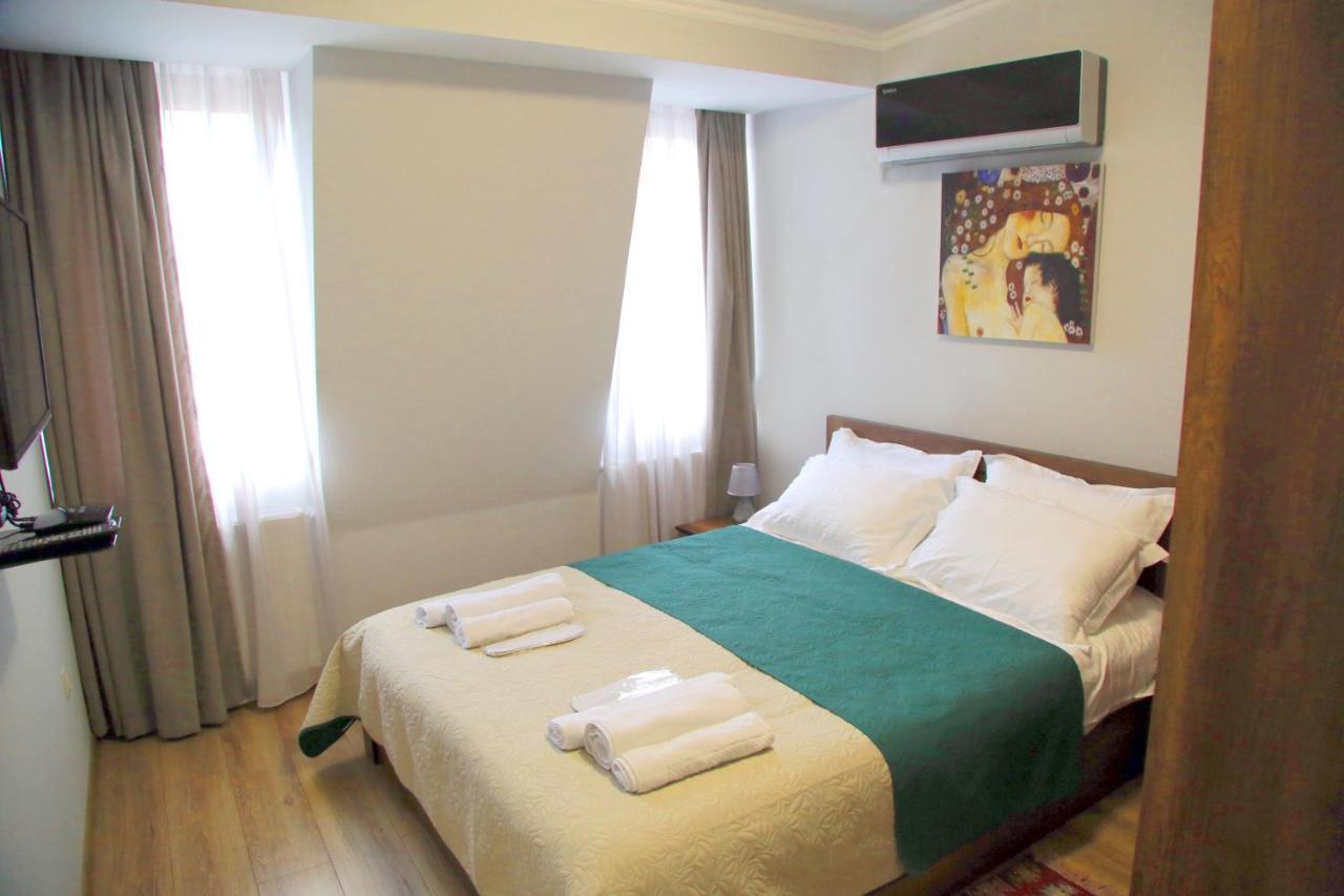Family Apartments Τυφλίδα Εξωτερικό φωτογραφία
