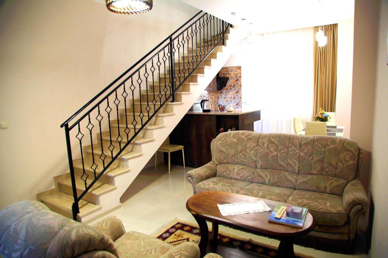 Family Apartments Τυφλίδα Εξωτερικό φωτογραφία