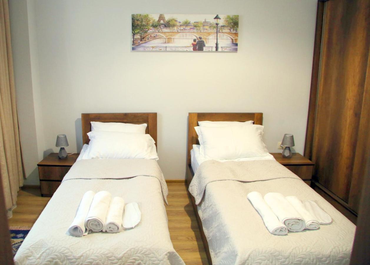 Family Apartments Τυφλίδα Εξωτερικό φωτογραφία